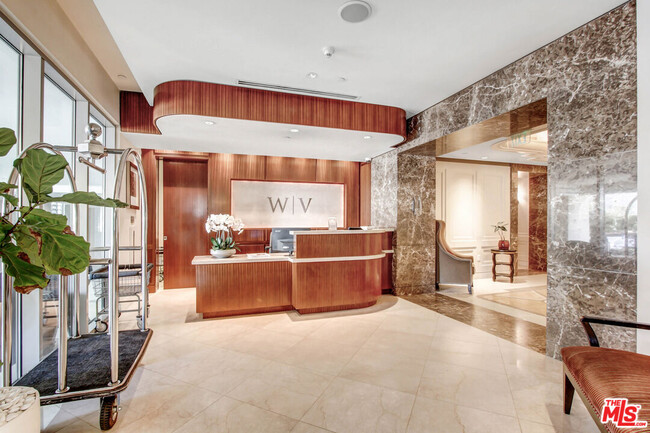 10700 Wilshire Blvd in Los Angeles, CA - Building Photo - Building Photo
