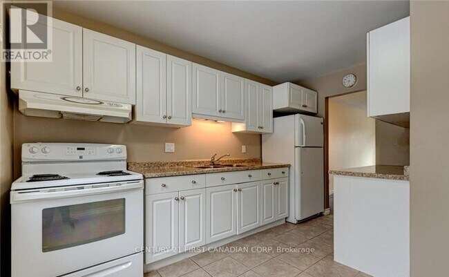 690 Little Grey St in London, ON - Building Photo - Building Photo