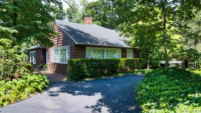 50 Glenwood Rd in Roslyn, NY - Building Photo - Building Photo