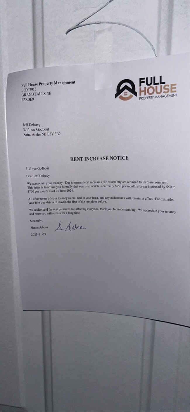 property at 11-11 Rue Godbout