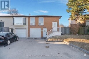 2518 Harman Ct in Mississauga, ON - Building Photo