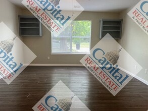 207 W Locust St in Tecumseh, OK - Building Photo - Building Photo