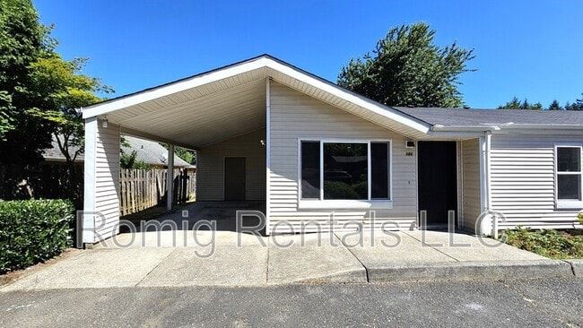 property at 906 Pioneer St