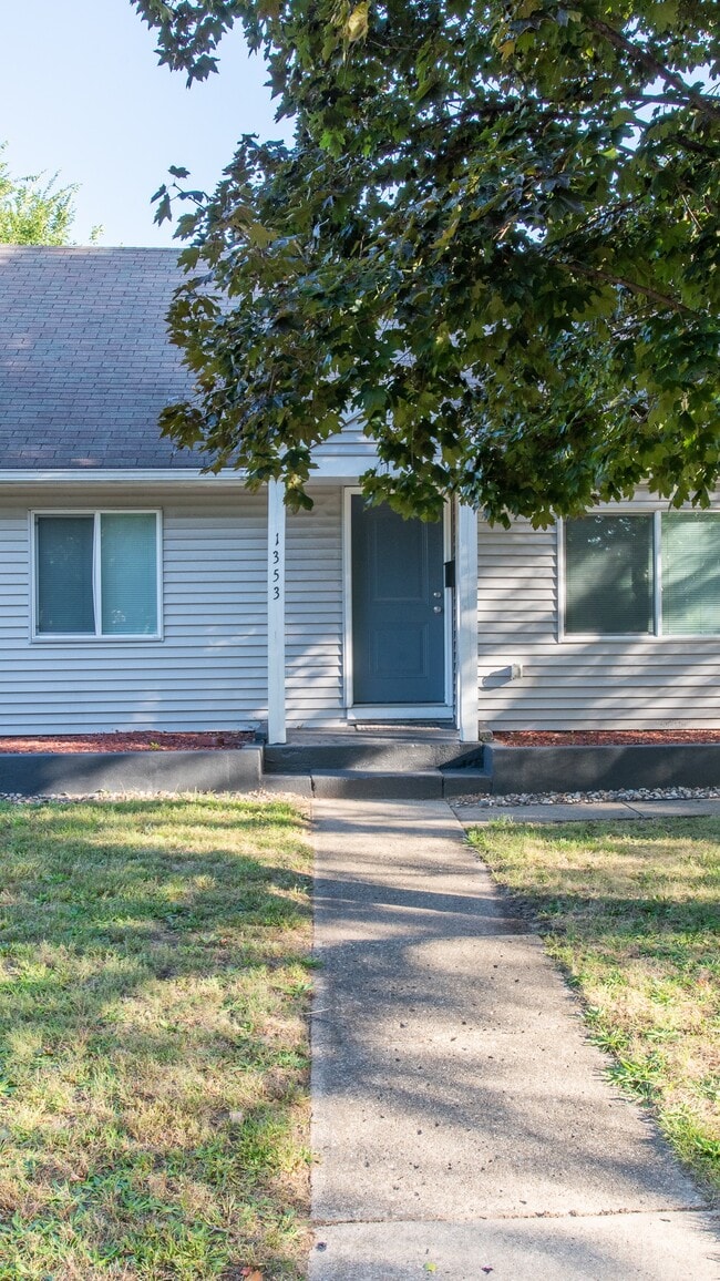 property at 1353 Bissell St