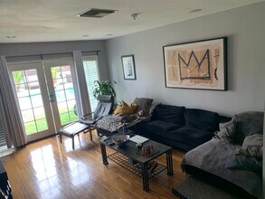 8956 Swinton Ave in North Hills, CA - Building Photo - Building Photo