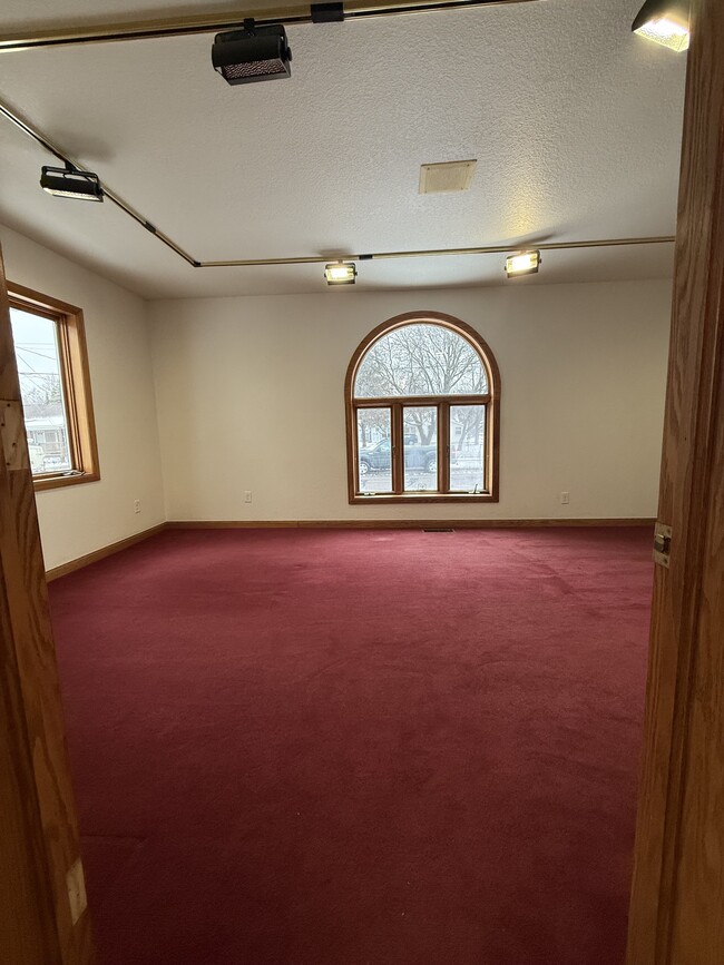 1033 Park St, Unit B in Stevens Point, WI - Building Photo - Building Photo