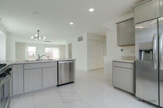 667 W Hickory St in Mundelein, IL - Building Photo - Building Photo