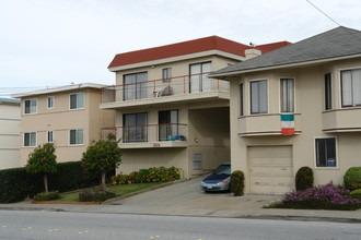 1020 Grand Ave in South San Francisco, CA - Foto de edificio - Building Photo