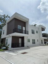 13614 N 22nd St in Tampa, FL - Building Photo