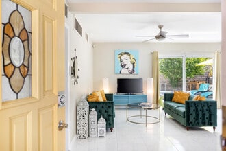 4385 E Pso Caroleta in Palm Springs, CA - Building Photo - Building Photo