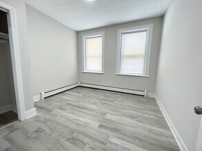 175 Gove St, Unit #2 in Boston, MA - Foto de edificio - Building Photo