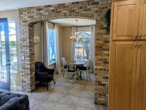 333 Foothill Dr in Brentwood, CA - Foto de edificio - Building Photo