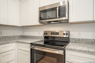 7529 Briarwood Pass in San Antonio, TX - Building Photo - Building Photo