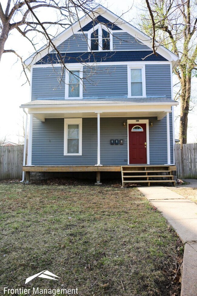 923 Osage St in Manhattan, KS - Building Photo - Building Photo