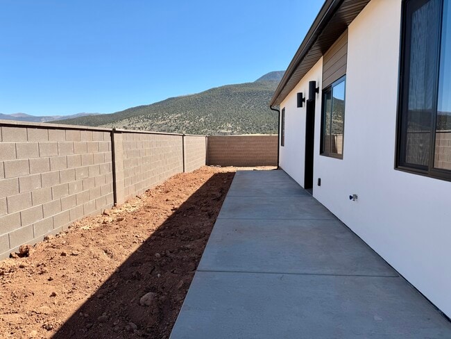 2717 S Howard Ln in Cedar City, UT - Foto de edificio - Building Photo