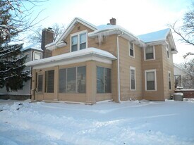 608 8th St SE in Minneapolis, MN - Building Photo