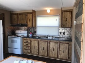 833 Lovell Rd in Knoxville, TN - Building Photo