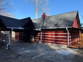 523 Sundown Dr in Franklin, NC - Building Photo