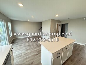 8857 Granite Ct in Woodbury, MN - Building Photo - Building Photo