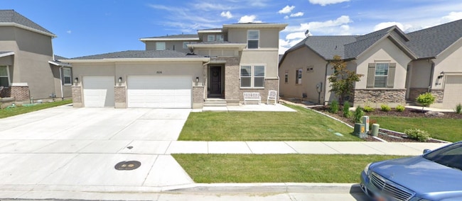 property at 1626 W Maple Shade Ln