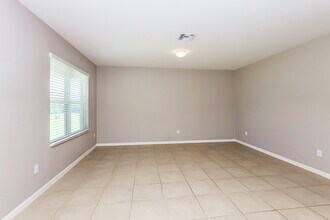 2207 SE 11th St in Cape Coral, FL - Building Photo - Building Photo