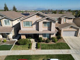 2346 E Early Ave in Reedley, CA - Building Photo