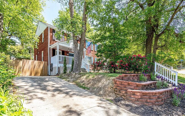 2702 Farmington Dr in Alexandria, VA - Building Photo - Building Photo