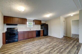 879 Rd 5027 in Cleveland, TX - Building Photo - Building Photo