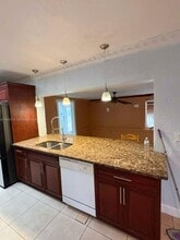 221 NW 40th St in Pompano Beach, FL - Building Photo - Building Photo