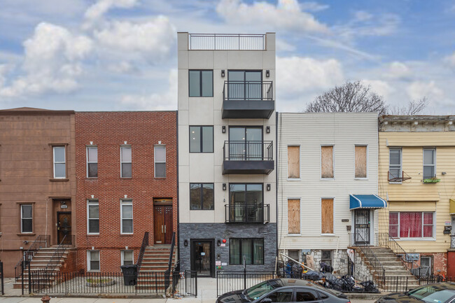 1043 Halsey St in Brooklyn, NY - Building Photo - Building Photo