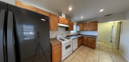 6262 Dorothy Dr in San Diego, CA - Building Photo - Building Photo