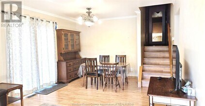 1752 Southdale Dr in Windsor, ON - Building Photo - Building Photo