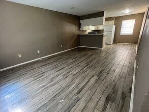 1842 Thompson St in La Marque, TX - Building Photo - Building Photo
