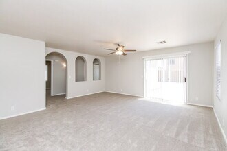 2463 E Sheffield Ave in Gilbert, AZ - Building Photo - Building Photo