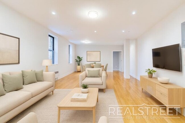 LUXURY Giant 1 BED LOFT in Queens!