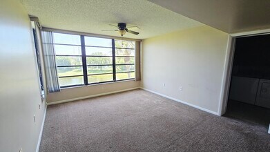 3630 Whitehall Dr in West Palm Beach, FL - Building Photo - Building Photo