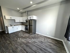 209 Simpson St in Thunder Bay, ON - Building Photo - Building Photo