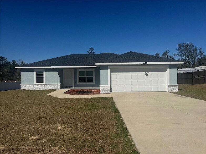 3938 SW 161st Loop in Ocala, FL - Foto de edificio