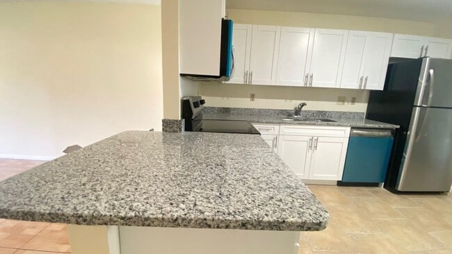 5935 Forest Hill Blvd in West Palm Beach, FL - Building Photo - Building Photo