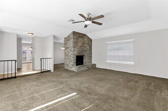 442 N Compass Rose Cir in Crosby, TX - Building Photo - Building Photo