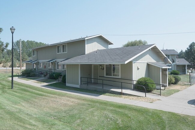 1701 W 7th St in Newport, WA - Building Photo - Building Photo