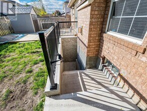 20 Penn Dr in Brampton, ON - Building Photo - Building Photo