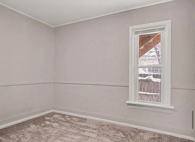 1325 Buffalo Ave NE, Unit 1325 Buffalo- Main Floor in Grand Rapids, MI - Foto de edificio - Building Photo