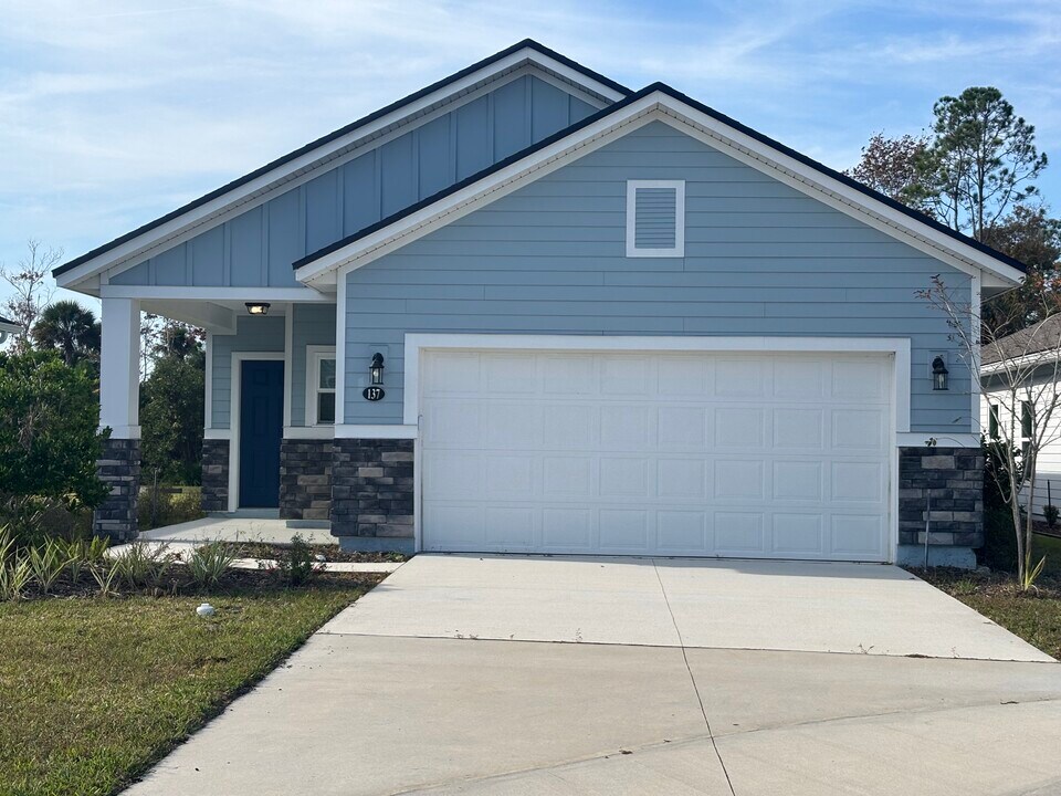 137 Nighthawk Ln in Palm Coast, FL - Building Photo