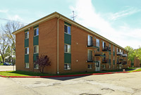 Brooklyner Bay Apartments in Cleveland, OH - Building Photo - Building Photo