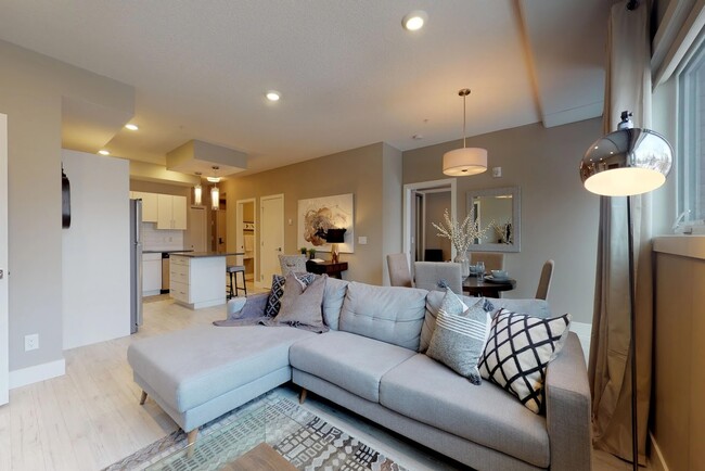 10006-383 83 Ave NW in Edmonton, AB - Building Photo - Building Photo