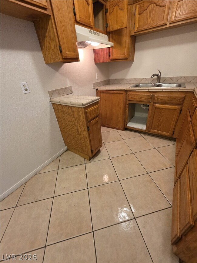 412 W Monroe Ave in Las Vegas, NV - Building Photo - Building Photo