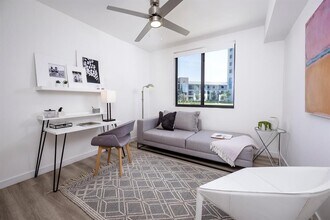 5961 SW 68th St in South Miami, FL - Building Photo - Building Photo