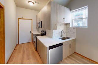 1547 W Augusta Blvd in Chicago, IL - Building Photo - Building Photo