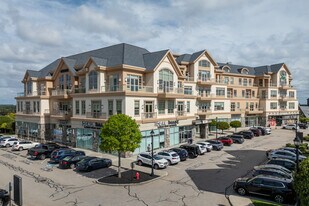 2000 Chapel View Blvd in Cranston, RI - Building Photo